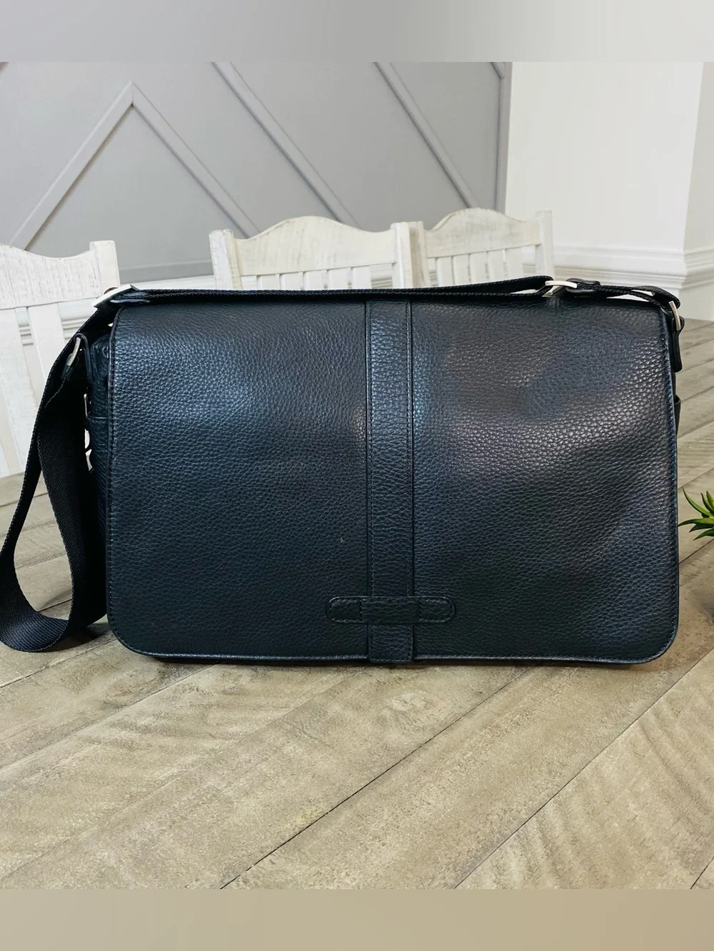 Bosca Tribeca Black Leather Messenger Bag Made In Italy